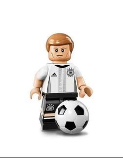 Lego Toni Kroos Real Madrid Deutscher / DFB (Complete Set with Stand and Accessories) football soccer Germany World Cup 2014 figure minifigure 71014