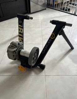 CycleOps Fluid Trainer with freebies
