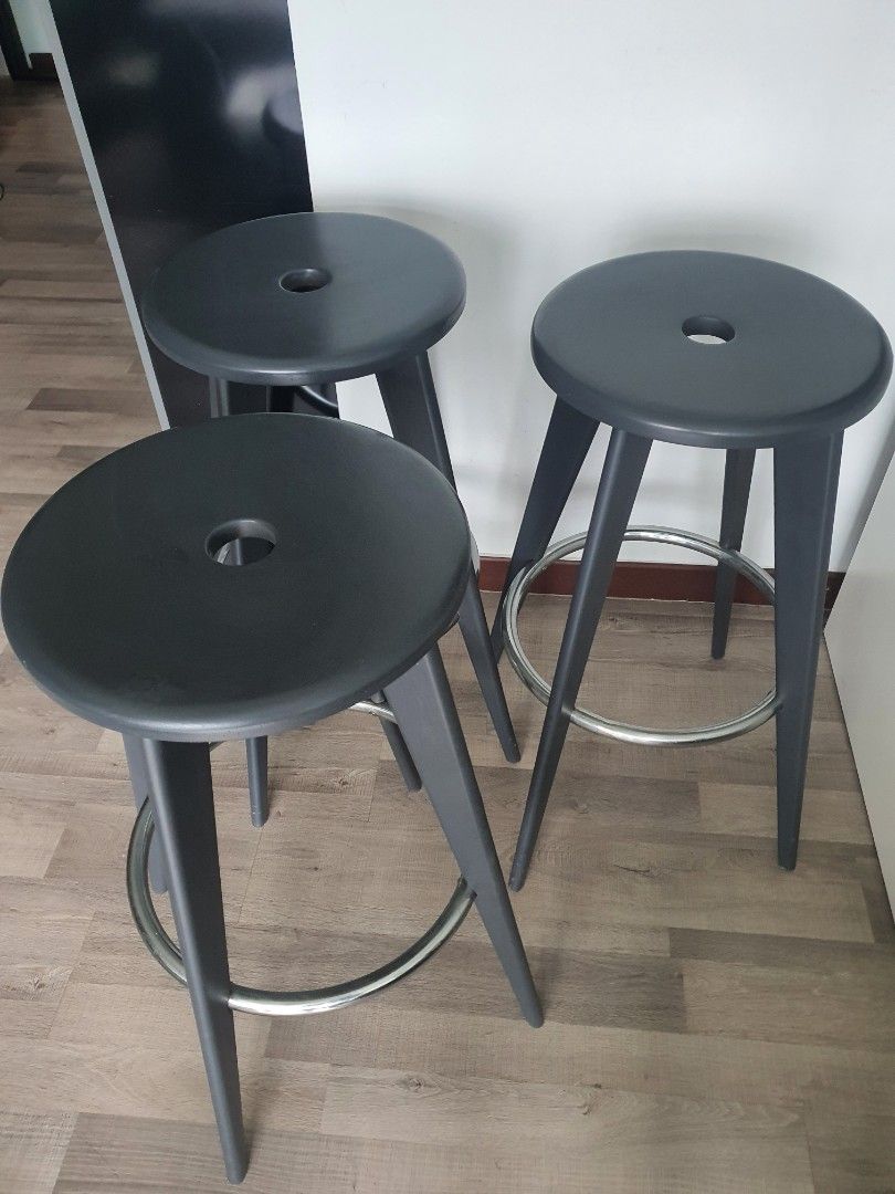 Bar Stools High Chairs x 2 (Category: Chairs) located in Singapore. Submitted by golehgo (Listing ID 1371958899, Image 2). Description: One sold. Left Two. Take both for $20 Height 78cm self collect at 761512 Yishun.