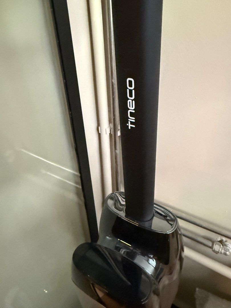 Tineco Floor One Artist 9 (Come with Box) (Category: Vacuum Cleaner & Housekeeping) located in Singapore. Submitted by xleirbag (Listing ID 1372097912, Image 7). Description: Used only a few times, have the box and all items included in box. Still within 2 years warranty. Bought in Mar 2025. Key Features and Specifications: Suction Power: Up to 22 kPa. Runtime: Up to 50 minutes. Lay-Flat Design: 180° for easy cleaning under furniture. DualBlock A