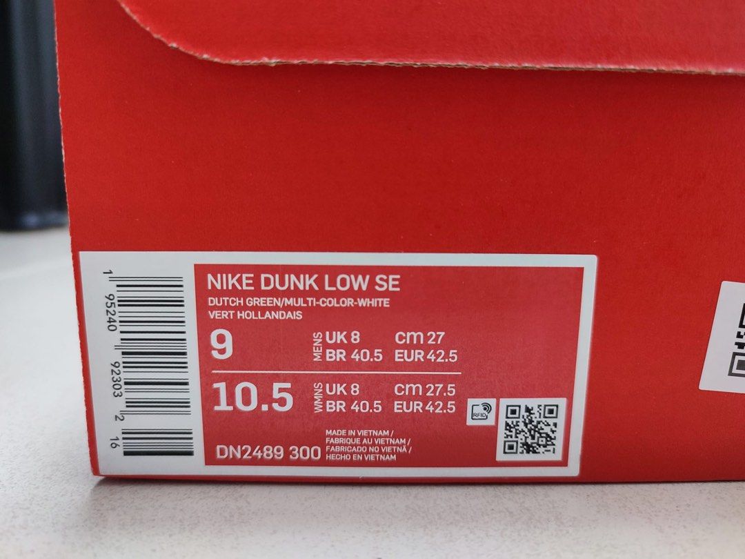 Nike Dunk Low NY vs NY (Category: Sneakers) located in Singapore. Submitted by jssssssss (Listing ID 1375436948, Image 3). Description: BNDS US9 $149 ( the sole oxide and turn slightly yellow) price can slightly nego $129 for fast deal & meet under my blk FCFS May require deposit to prevent flaking.
