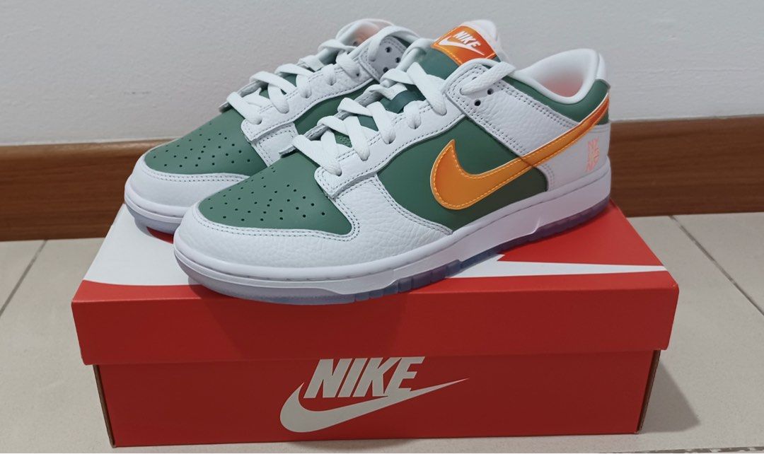 Nike Dunk Low NY vs NY (Category: Sneakers) located in Singapore. Submitted by jssssssss (Listing ID 1375436948, Image 1). Description: BNDS US9 $149 ( the sole oxide and turn slightly yellow) price can slightly nego $129 for fast deal & meet under my blk FCFS May require deposit to prevent flaking.