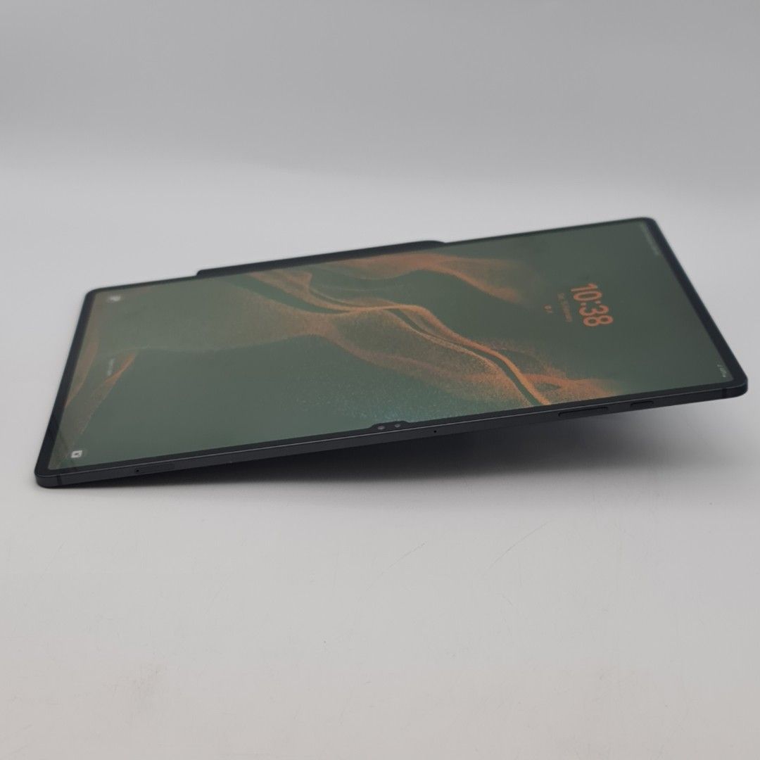Galaxy Tab S8 Ultra 5G Graphite 256GB (Category: Android) located in Singapore. Submitted by carousellmobile (Listing ID 1376134934, Image 6). Description: .