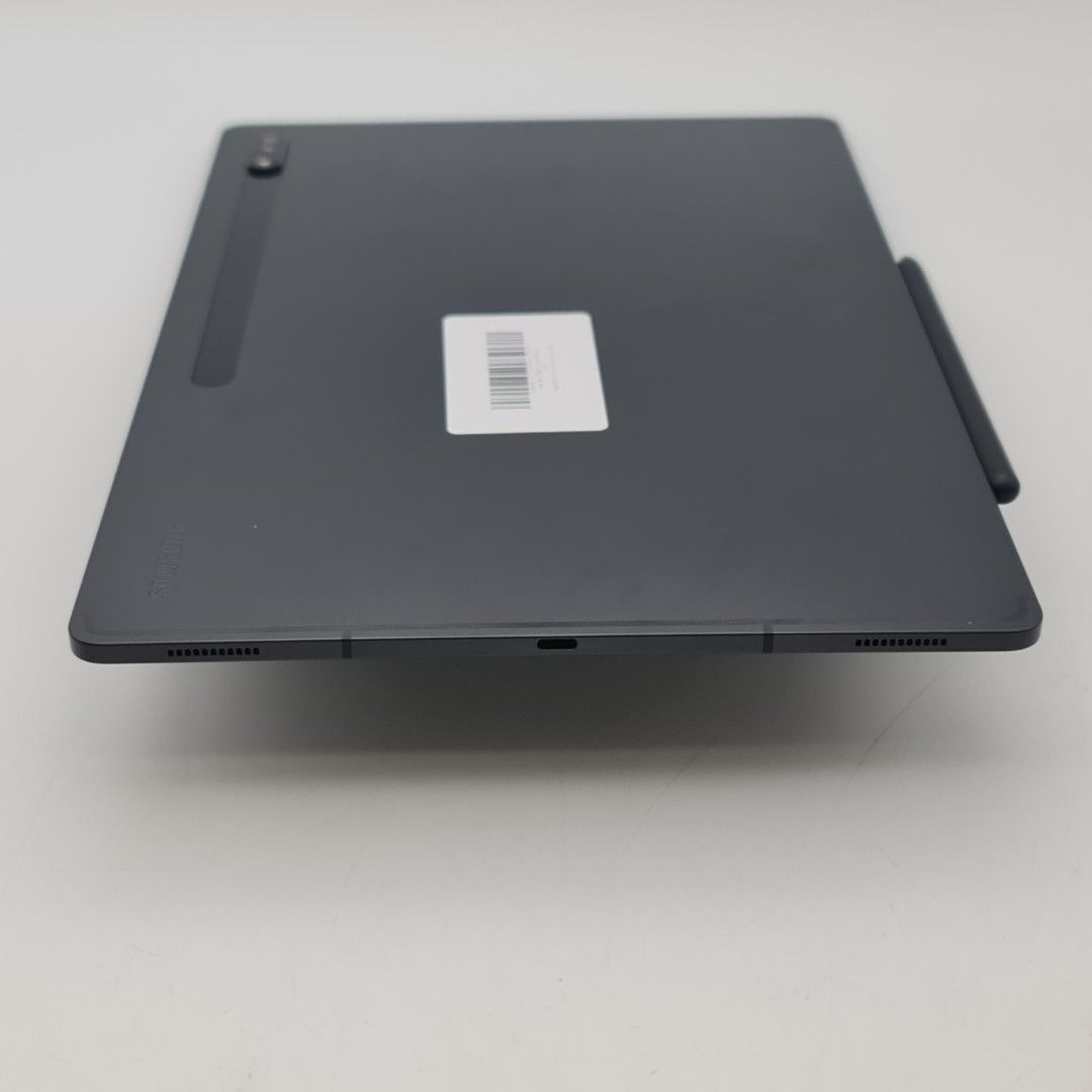 Galaxy Tab S8 Ultra 5G Graphite 256GB (Category: Android) located in Singapore. Submitted by carousellmobile (Listing ID 1376134934, Image 4). Description: .
