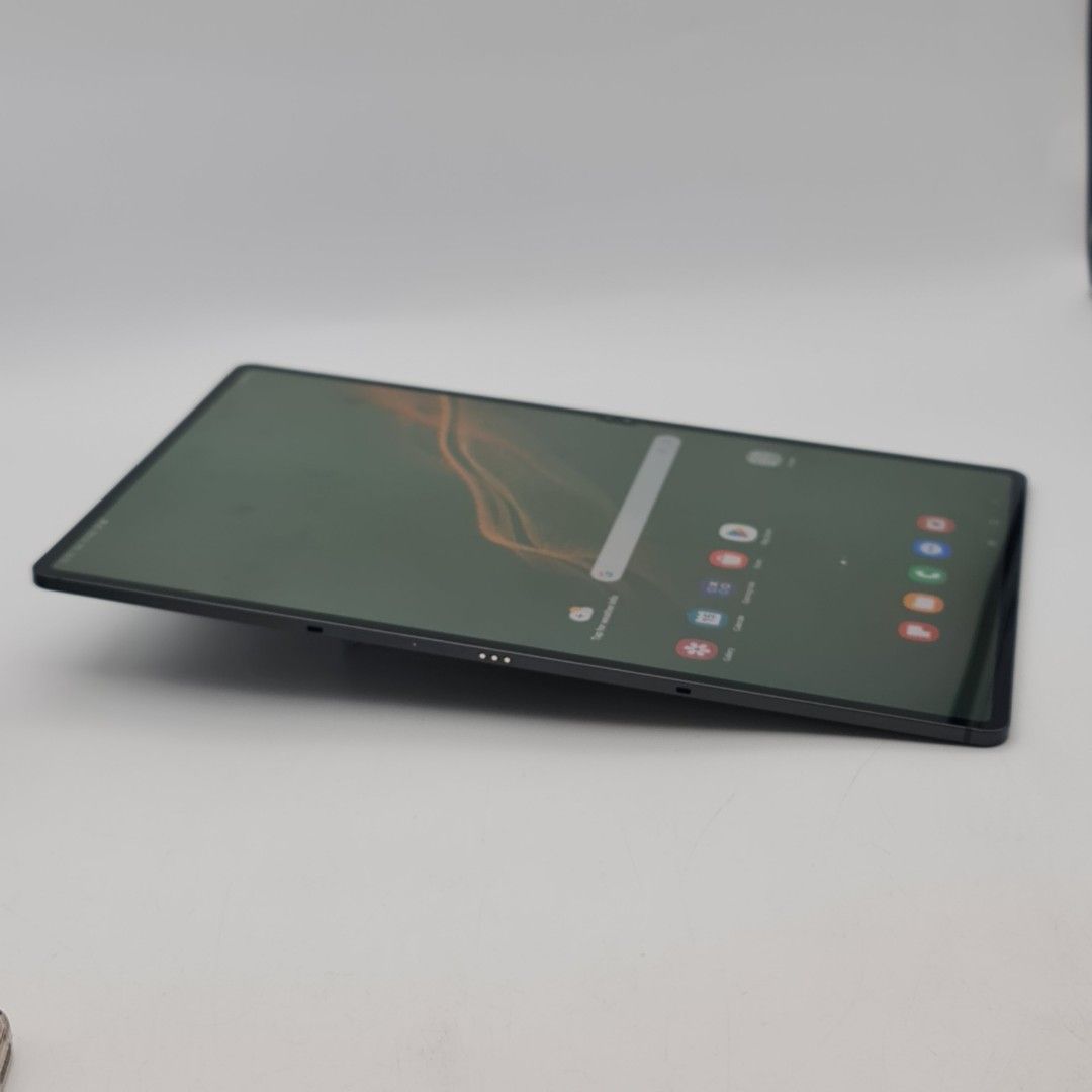 Galaxy Tab S8 Ultra 5G Graphite 256GB (Category: Android) located in Singapore. Submitted by carousellmobile (Listing ID 1376134934, Image 5). Description: .