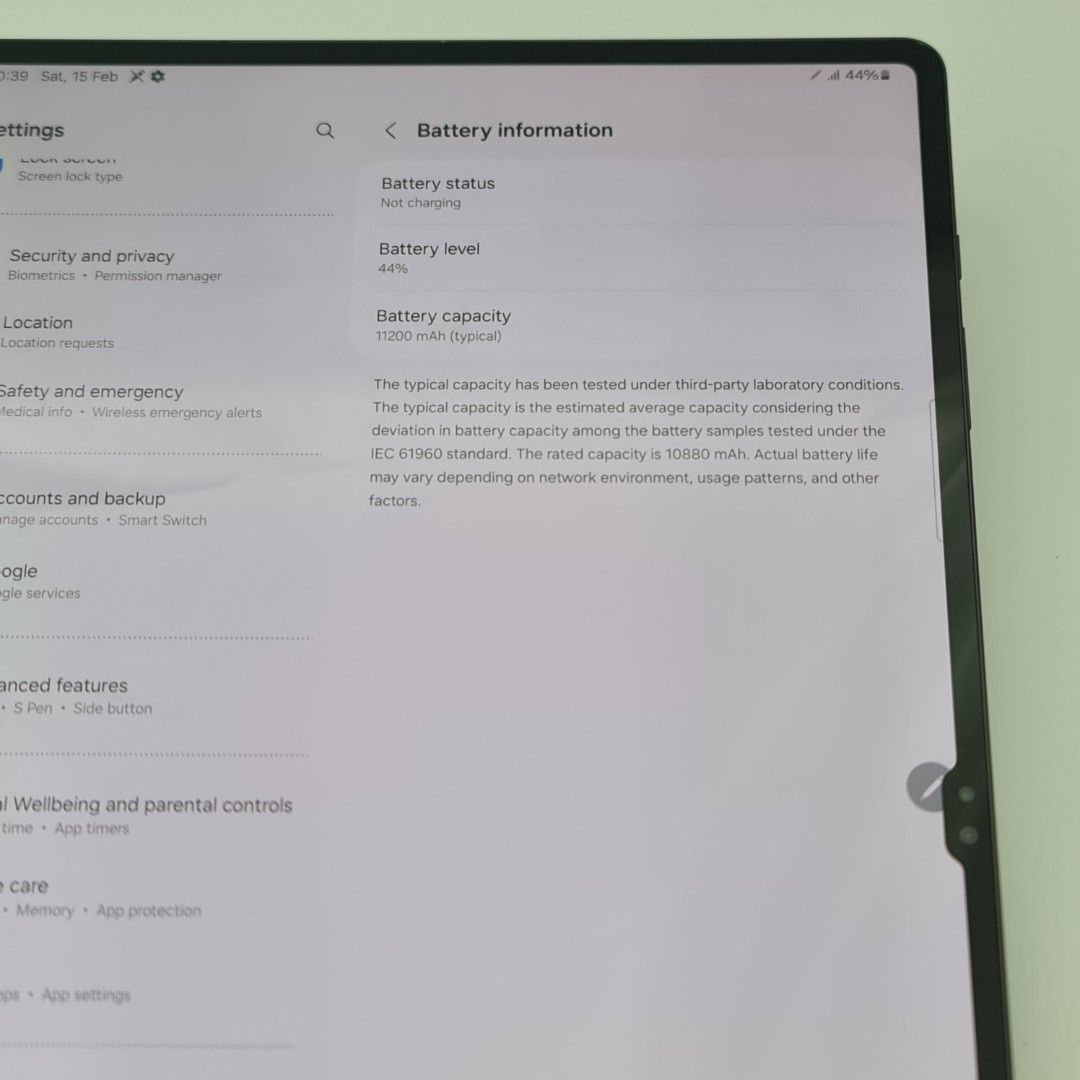 Galaxy Tab S8 Ultra 5G Graphite 256GB (Category: Android) located in Singapore. Submitted by carousellmobile (Listing ID 1376134934, Image 7). Description: .