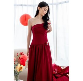 BNWT Neonmello Equinox Padded Toga Dress with removable flower brooch One Shoulder Off Shoulder
