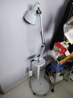 Physiotherapy lamp