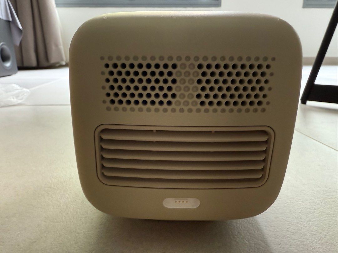 BenQ GS2 LED Wireless Portable Mini Projector Best for Family Entertainment and Console Gaming (Ready for Switch) (Category: Projectors) located in Singapore. Submitted by xleirbag (Listing ID 1387266719, Image 5). Description: Used with care. Only bag is yellowish, because kept in cupboard..