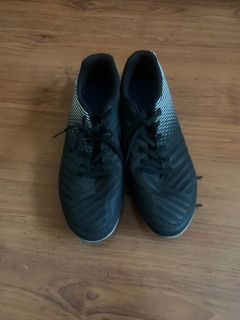 kipsta football boots(field n turf)