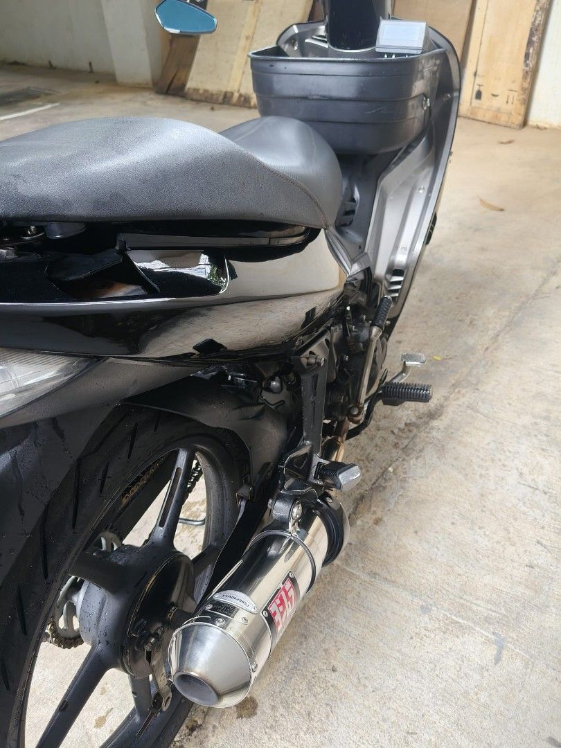 🎉 YAMAHA SPARK 135 AUG 2035🎉 Buy a Bike & Get a FREE 20'' Luggage Worth $280! 🎁🏍️ (Category: Class 2B) located in Singapore. Submitted by globalmotorpteltd (Listing ID 1354188948, Image 5). Description: 🎉 NEW YEAR SALE 🎉 🔥 UP TO 10% OFF 🔥 Start the year with BIG SAVINGS! ✨ Limited-time discounts ✨ USED YAMAHA SPARK T135 FOR SALE REG DEC 2006 COE AUG 2035 - WELL MAINTAIN UNIT - STOCK PARTS - LEGAL YOSHIMURA ROUNDCONE EXHAUST - LOW DP AVAIL