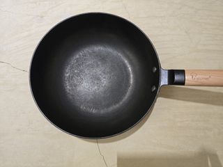 La Gourmet Nitrigan Cast Iron Wok 24cm