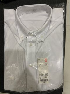 Uniqlo Dry-Ex button down short sleeve shirt