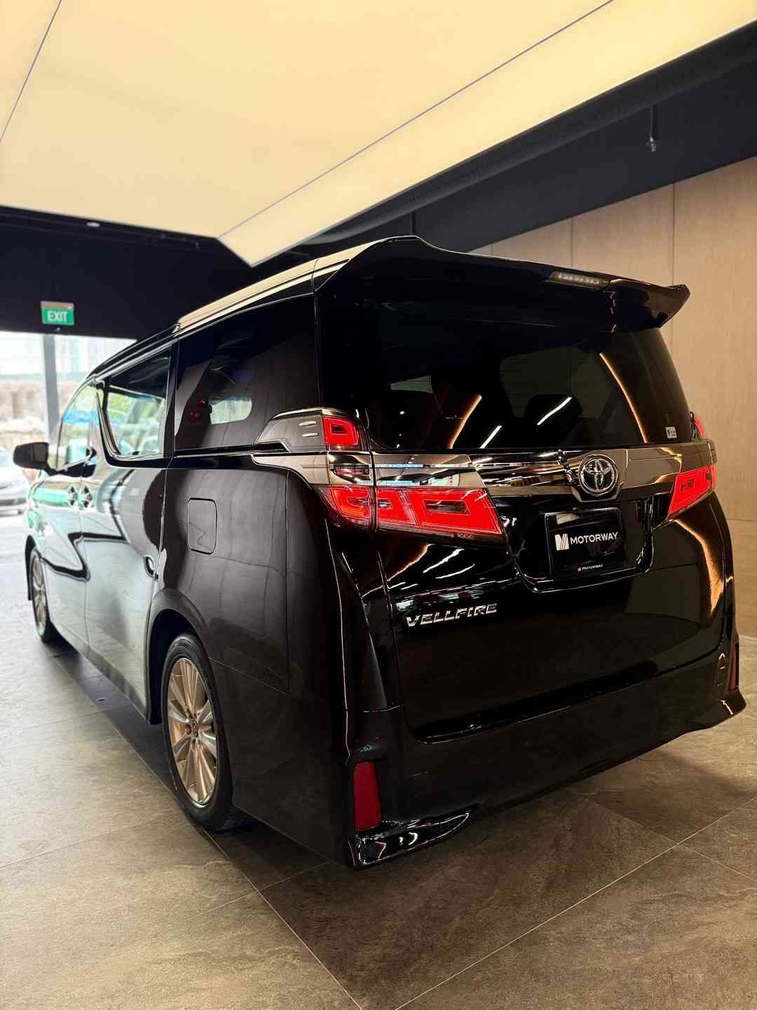Toyota Vellfire 2.5 Z 7-Seater (A) (Category: Used Cars) located in Singapore. Submitted by motorway (Listing ID 1438346163, Image 3). Description: Trade-in welcome! Easy and flexible finance options available. Contact our friendly salesperson for more information! Don't miss! Features: Powered by a responsive 2.5a, 4 cylinders inline 16 valve DOHC chain drive with dual VVT-I multi function steering, ABS, airbags, cruise control. Accessories: Key
