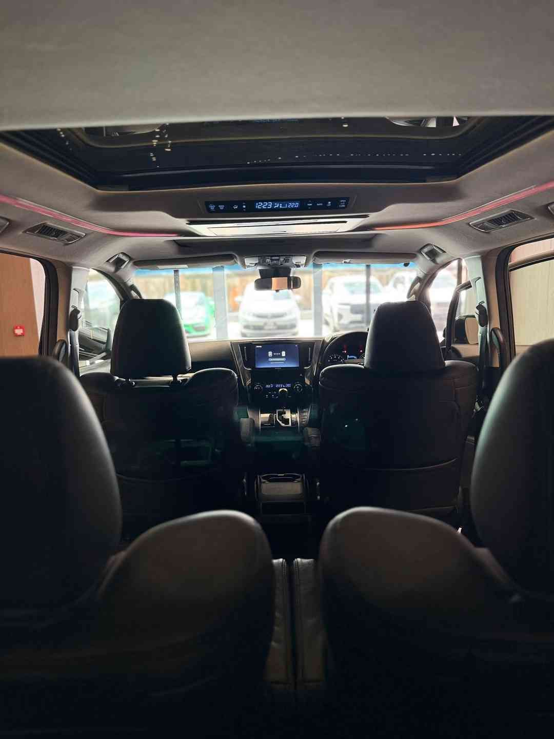 Toyota Vellfire 2.5 Z 7-Seater (A) (Category: Used Cars) located in Singapore. Submitted by motorway (Listing ID 1438346163, Image 5). Description: Trade-in welcome! Easy and flexible finance options available. Contact our friendly salesperson for more information! Don't miss! Features: Powered by a responsive 2.5a, 4 cylinders inline 16 valve DOHC chain drive with dual VVT-I multi function steering, ABS, airbags, cruise control. Accessories: Key