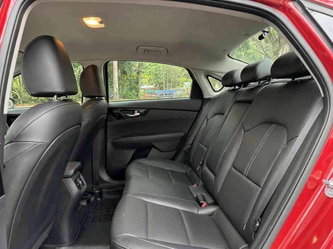 Kia Cerato 1.6 EX (A) (Category: Used Cars) located in Singapore. Submitted by carousellcars (Listing ID 1451203421, Image 8). Description: Well maintained and in excellent condition. Perfect for small family and ample boot space. Features: 1.6L DOHC engine, 6-speed automatic, cruise control, multi-function steering, reverse camera, keyless entry, Bluetooth connectivity. Accessories: New rims fitted Jan 2026 Sales Contact: Petrus Paul tel:9833036