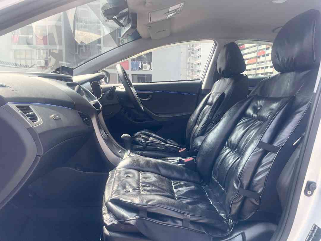 Hyundai Elantra 1.6 Elite (A) (Category: Used Cars) located in Singapore. Submitted by 1st_daytona (Listing ID 1456830635, Image 6). Description: Very nice keyless sedan model, servicing record, smooth driving condition, scrap min get back $700 above, cheaper than rental, don’t miss it, cash deal only, immediate transfer ownership. Sales Contact: Rayner Ho tel:96811390 .