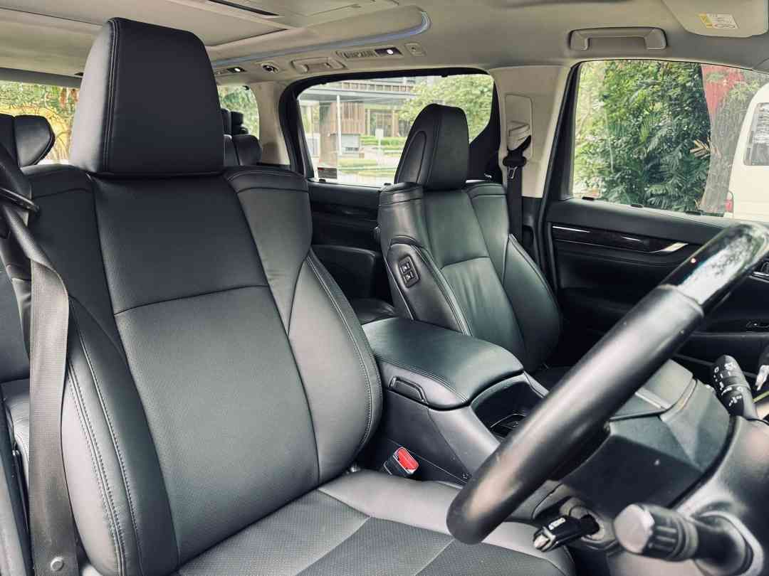 Toyota Vellfire 3.5 ZA G-Edition 7-Seater (A) (Category: Used Cars) located in Singapore. Submitted by carbuyersclub (Listing ID 1442767594, Image 7). Description: Sales Contact:.