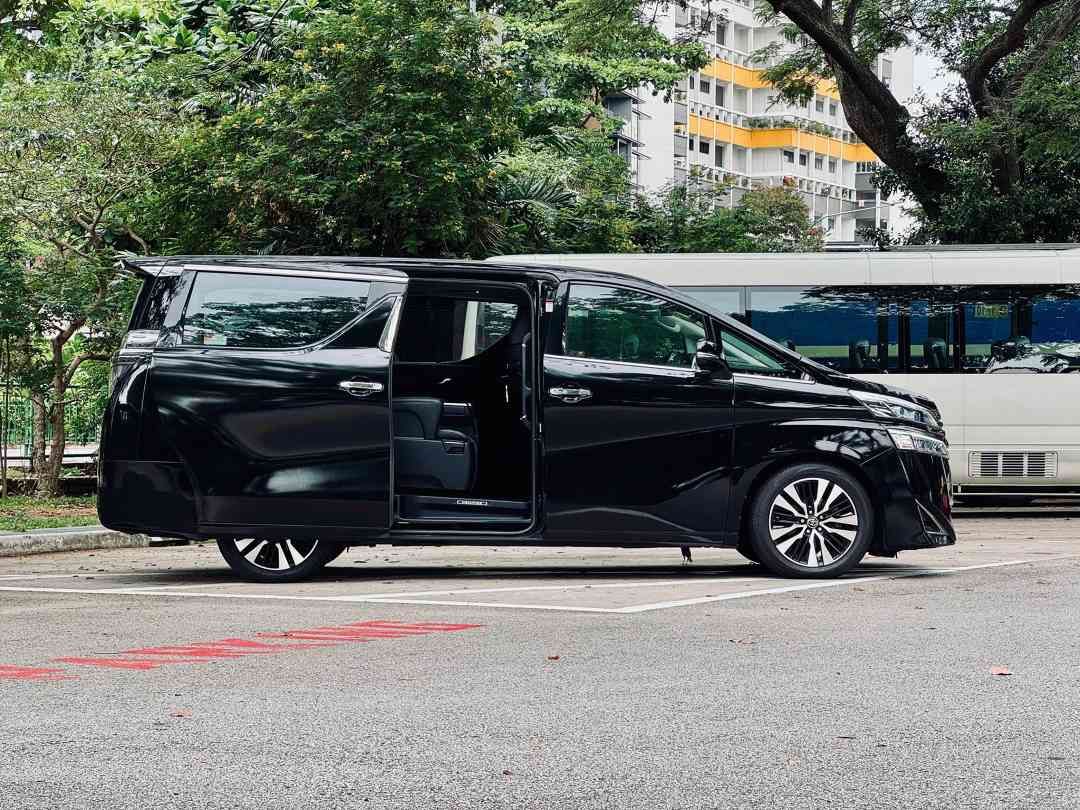 Toyota Vellfire 3.5 ZA G-Edition 7-Seater (A) (Category: Used Cars) located in Singapore. Submitted by carbuyersclub (Listing ID 1442767594, Image 6). Description: Sales Contact:.