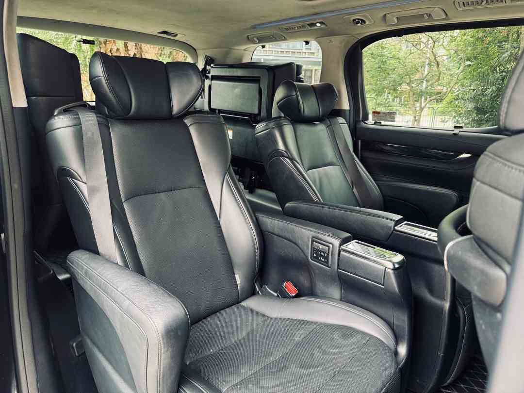 Toyota Vellfire 3.5 ZA G-Edition 7-Seater (A) (Category: Used Cars) located in Singapore. Submitted by carbuyersclub (Listing ID 1442767594, Image 8). Description: Sales Contact:.