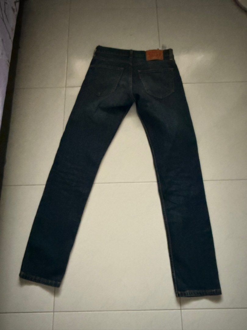 LEVI JEANS (511") (Category: Jeans) located in Singapore. Submitted by iwbetaitai (Listing ID 1415040160, Image 1). Description: 511" W 32 L 32 Slim.