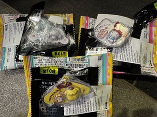 wts sanrio 7/11 package charm cinnamoroll hello kitty pompompurin