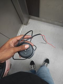 Quad lock wireless charger