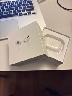 Apple AirPods Pro with Wireless Charging Case