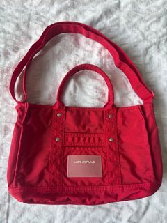Beyond The Vines Crunch Carryall 01 Cherry Red
