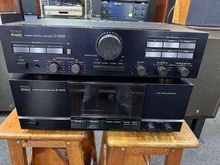 Rare classic Sansui C-2102 preamp & B-2102 poweramp