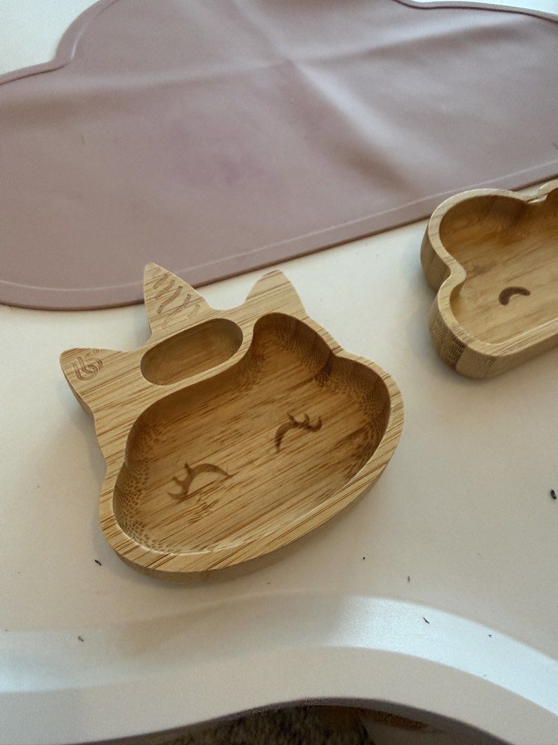 Jamie Kay & Other Brands Baby Feeding Set - Cloud Mat, Plates, Bib (Category: Weaning & Toddler Feeding) located in Singapore. Submitted by bossbabeee (Listing ID 1422407734, Image 2). Description: .