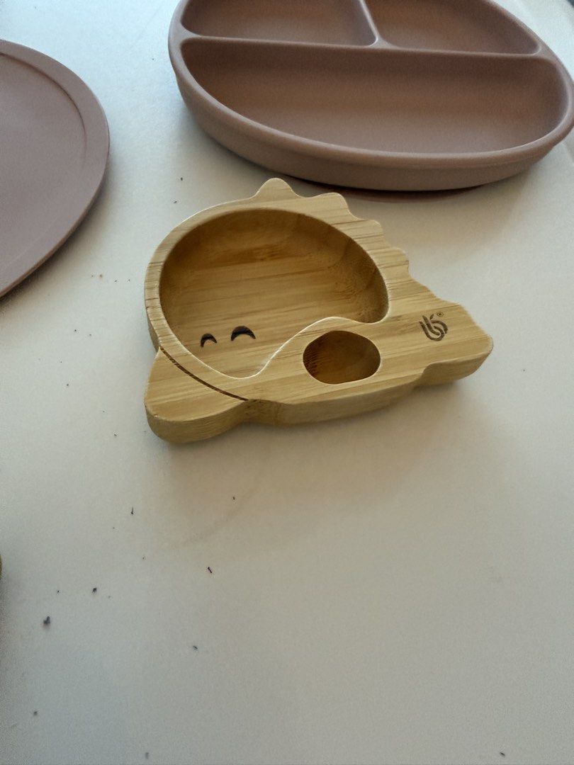 Jamie Kay & Other Brands Baby Feeding Set - Cloud Mat, Plates, Bib (Category: Weaning & Toddler Feeding) located in Singapore. Submitted by bossbabeee (Listing ID 1422407734, Image 4). Description: .