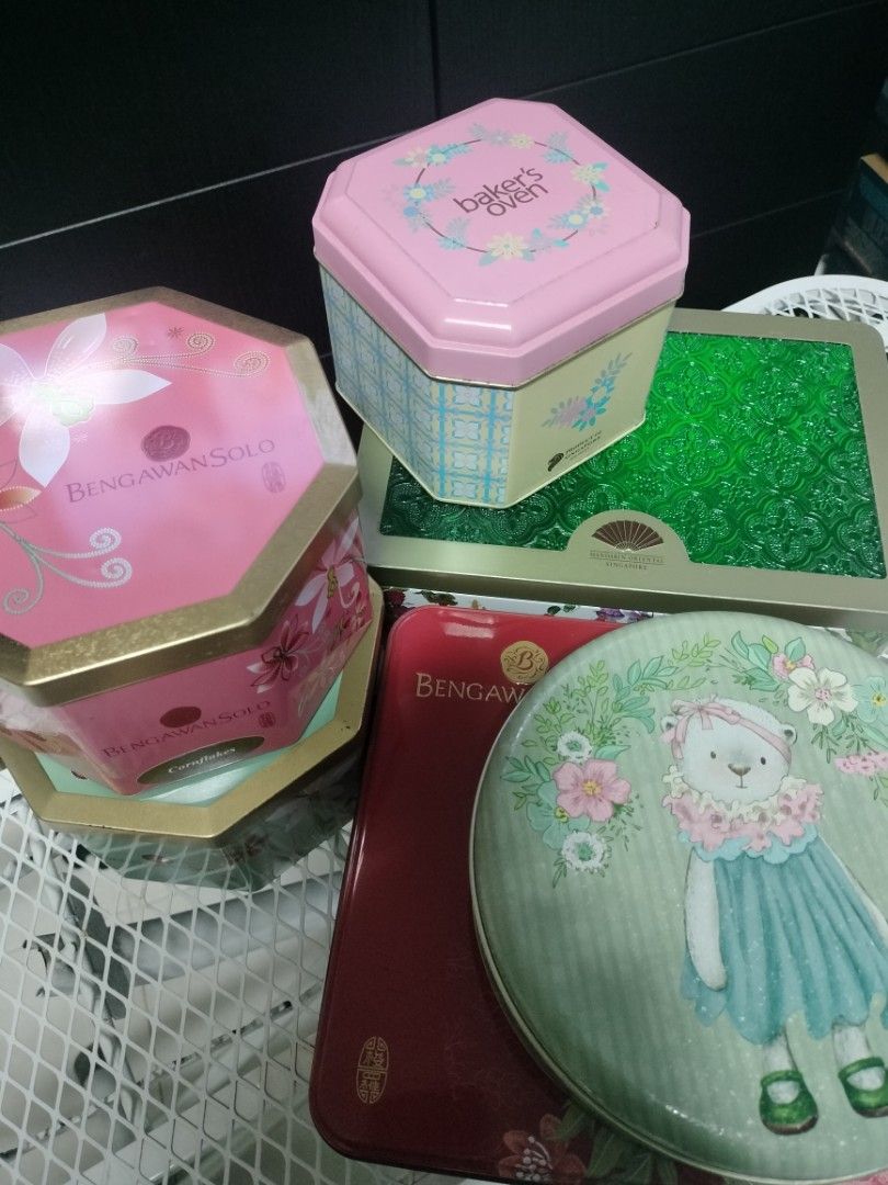 Assorted Unused Tin Boxes (Category: Storage Boxes & Baskets) located in Singapore. Submitted by 9nine79 (Listing ID 1423617137, Image 1). Description: Cookies & Mooncake Boxes - As In What Is Condition, But Relatively In A Good Shape. Please Arrange Your Own Prck Up Or Courier Thanks. All For $5 Or $1 Each .