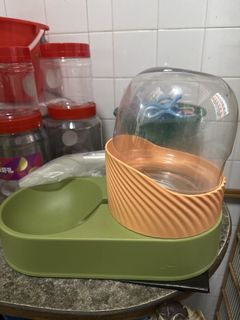 Pet Food and Water Bowl with Automatic Water Dispenser