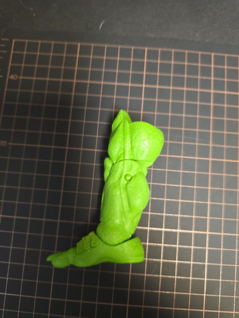 Marvel Legends Ch'od Build-A-Figure right Leg (Category: Toy Figures) located in Singapore. Submitted by mr.sung (Listing ID 1425165363, Image 1). Description: Listing is for the Build-A-Figure Cho'od right leg from the Marvel Legends Emma Frost figure. Perfect for completing your figure!.