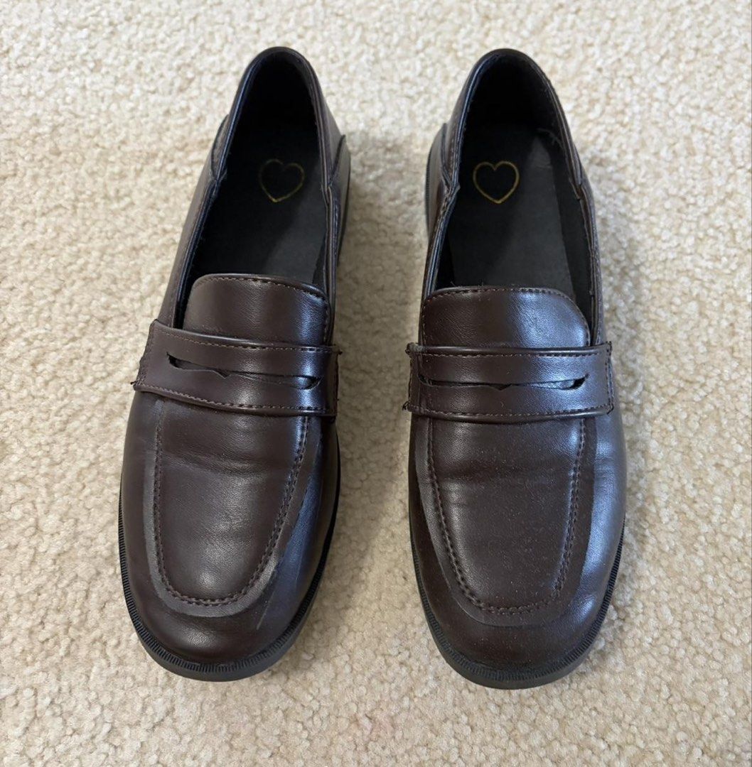 Classic Japanese School Brown Loafers (Cosplay Photoshoots/lolita/jirai kei) - Size EU 40 (Category: Loafers) located in Singapore. Submitted by spoingus (Listing ID 1431490802, Image 1). Description: - Brown loafers - Classic design - Great for styling outfits - Perfect for cosplay photoshoots, japanese fashion, short anime conventions walk - Includes styrofoam inserts inside the shoes to prevent them from flattening (feel free to ask for measur