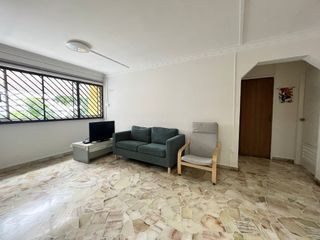 Newly painted high-floor 4-room flat for rent