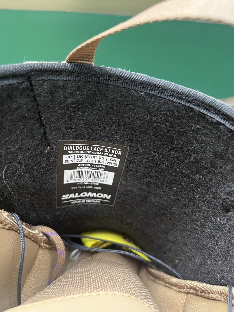 Salomon Dialogue Lace SJ BOA Snowboard Boots (US 8.5) (Category: Other Sports Equipment and Supplies) located in Singapore. Submitted by kc95123 (Listing ID 1434710896, Image 2). Description: - Mondo size 26.5cm, EU 41.5, US 8.5 - Brand new Salomon Dialogue Lace SJ BOA snowboard boots. - Never been used, with tags still attached. - No box - Open to test before buying.