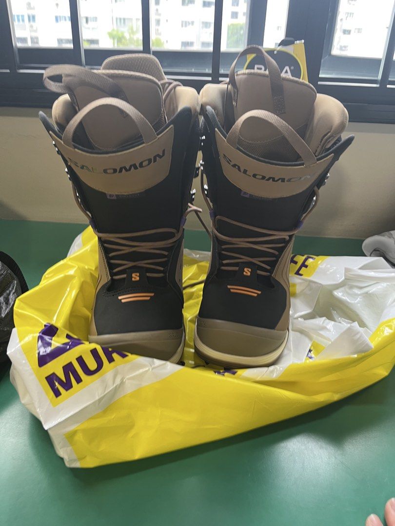 Salomon Dialogue Lace SJ BOA Snowboard Boots (US 8.5) (Category: Other Sports Equipment and Supplies) located in Singapore. Submitted by kc95123 (Listing ID 1434710896, Image 4). Description: - Mondo size 26.5cm, EU 41.5, US 8.5 - Brand new Salomon Dialogue Lace SJ BOA snowboard boots. - Never been used, with tags still attached. - No box - Open to test before buying.
