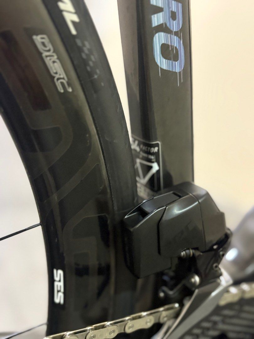 <54> Factor Ostro Vam SRAM Red Full Aero Carbon Roadbike + SRAM Red Axs D1 Etap Groupset + Ceramic Speed OSPW + Carbon Ti Chainrings + Enve SES 3.4 Disc Carbon Wheelset (Chris King hubs) | Ready Instock | Pristine condition | Band new and used parts mixed (Category: Bicycles) located in Singapore. Submitted by echocycling (Listing ID 1435332416, Image 8). Description: 📌 Specs • Frame: Factor Ostro VAM • Condition: Almost new • Weight: ~7.0kg (fu