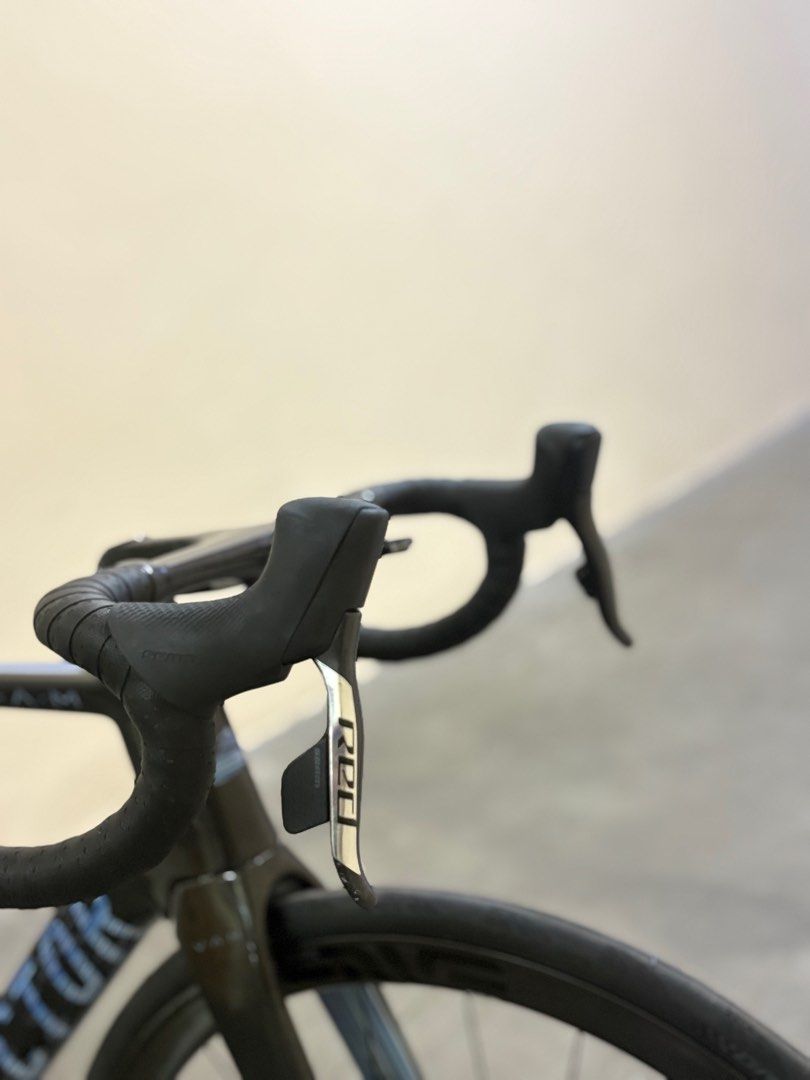 <54> Factor Ostro Vam SRAM Red Full Aero Carbon Roadbike + SRAM Red Axs D1 Etap Groupset + Ceramic Speed OSPW + Carbon Ti Chainrings + Enve SES 3.4 Disc Carbon Wheelset (Chris King hubs) | Ready Instock | Pristine condition | Band new and used parts mixed (Category: Bicycles) located in Singapore. Submitted by echocycling (Listing ID 1435332416, Image 4). Description: 📌 Specs • Frame: Factor Ostro VAM • Condition: Almost new • Weight: ~7.0kg (fu