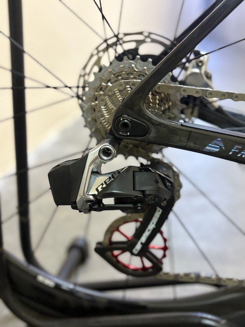 <54> Factor Ostro Vam SRAM Red Full Aero Carbon Roadbike + SRAM Red Axs D1 Etap Groupset + Ceramic Speed OSPW + Carbon Ti Chainrings + Enve SES 3.4 Disc Carbon Wheelset (Chris King hubs) | Ready Instock | Pristine condition | Band new and used parts mixed (Category: Bicycles) located in Singapore. Submitted by echocycling (Listing ID 1435332416, Image 7). Description: 📌 Specs • Frame: Factor Ostro VAM • Condition: Almost new • Weight: ~7.0kg (fu