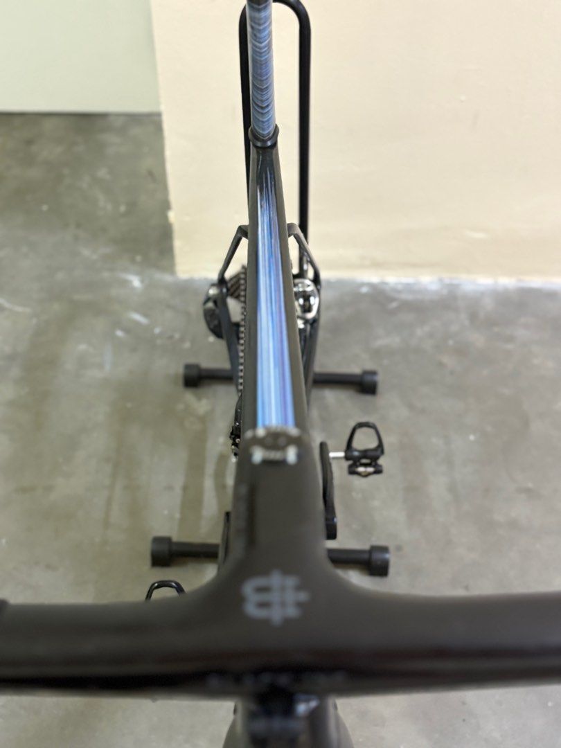 <54> Factor Ostro Vam SRAM Red Full Aero Carbon Roadbike + SRAM Red Axs D1 Etap Groupset + Ceramic Speed OSPW + Carbon Ti Chainrings + Enve SES 3.4 Disc Carbon Wheelset (Chris King hubs) | Ready Instock | Pristine condition | Band new and used parts mixed (Category: Bicycles) located in Singapore. Submitted by echocycling (Listing ID 1435332416, Image 6). Description: 📌 Specs • Frame: Factor Ostro VAM • Condition: Almost new • Weight: ~7.0kg (fu