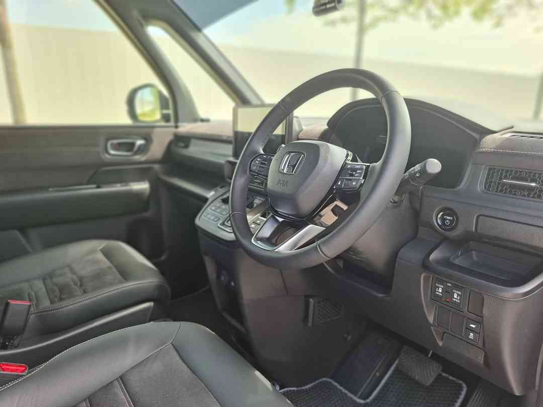 Honda Stepwagon Hybrid 2.0 Spada e-HEV 7-Seater Honda Sensing (A) (Category: Used Cars) located in Singapore. Submitted by preciseauto (Listing ID 1431078868, Image 8). Description: 🔥🔥BOSS SAY ALL MUST GO CLEARANCE SALE🔥🔥 🚨CHEAPEST CARS IN THE MARKET🚨 🚘$500 DRIVEAWAY🚘 🏦LOWEST INTEREST FROM 1.48%🏦 🟢1 YEAR WARRANTY🟢 🔧FREE 1 YEAR SERVICING🔧 🏬 Vehicle 120 Points INSPECTION CHECK By In House Workshop BEFORE we put them for SALE 🚕 PHV D