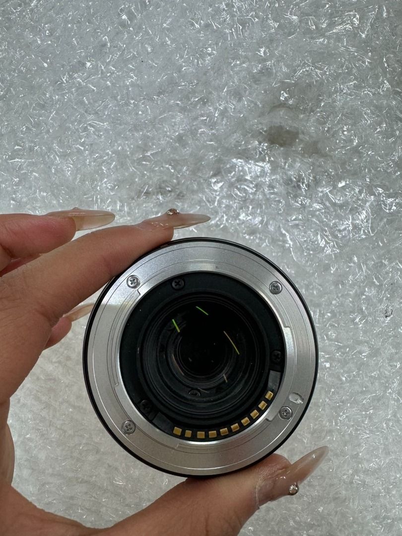 Fuji xf 27mm f2.8 (Category: Lens & Kits) located in Singapore. Submitted by oncelovedlenses (Listing ID 1373196991, Image 2). Description: Lens is in flawless condition free of dust and scratch.have lens front and rear caps I also have gen2 of this lens in my listing. The Gen 2 adds a crucial aperture ring and weather sealing while keeping the same excellent optics and AF as the Gen 1. The design updates are minor cosmetics. If you value direct 