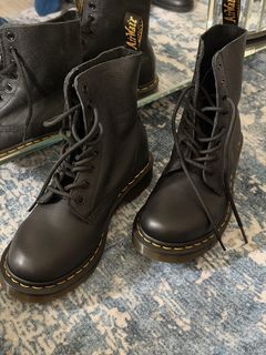 BN Dr. Martens 1460 Pascal Black Boots