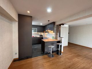 High floor, 1 km to Pei Chun Public School, First Toa Payoh Primary School.