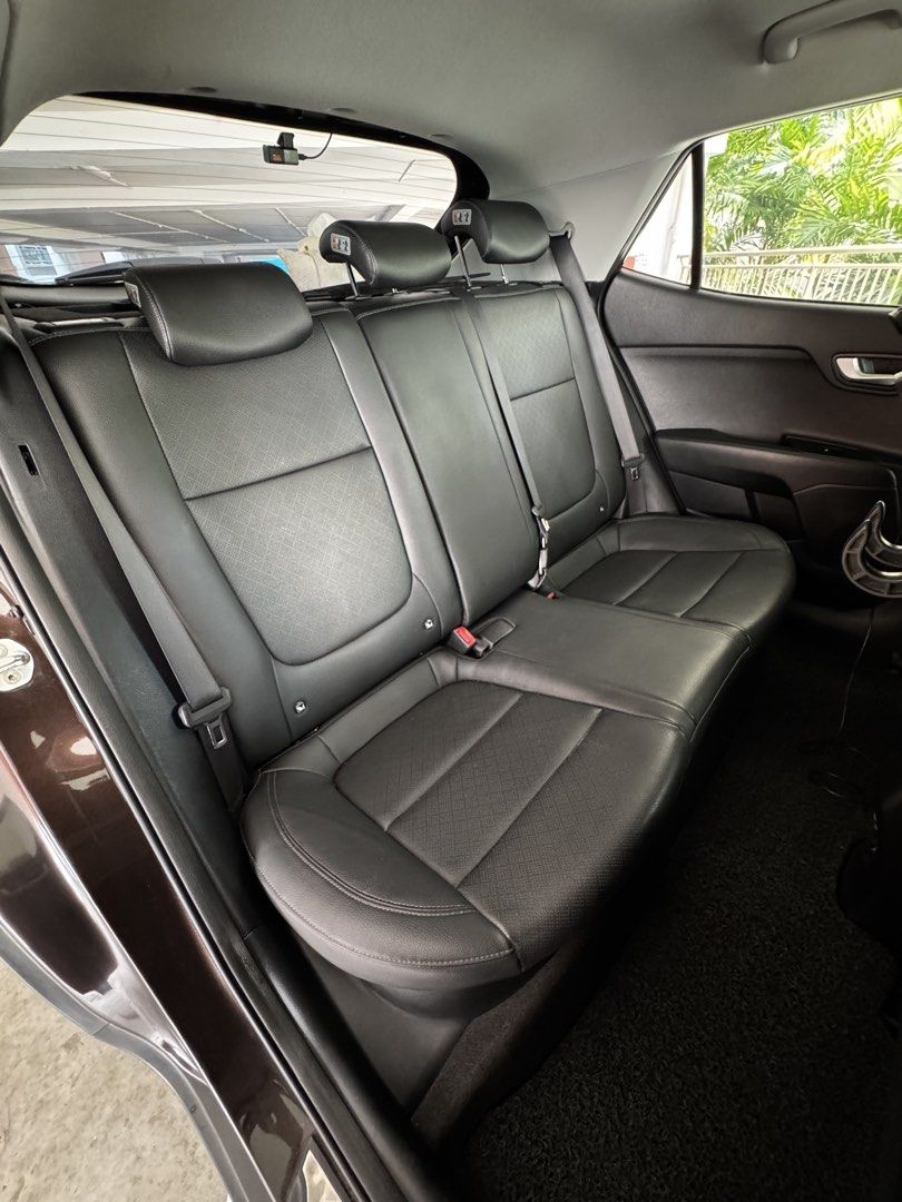 Kia Stonic 1.0T EX (A) (Category: Used Cars) located in Singapore. Submitted by dzazdzlzyz (Listing ID 1440472305, Image 9). Description: Knockdown seats, reverse camera and sensors. Vehicle is in pristine condition. Multi function steering. View specs of the Kia Stonic (2018-2022) A well maintained unit. 100% accident free!.