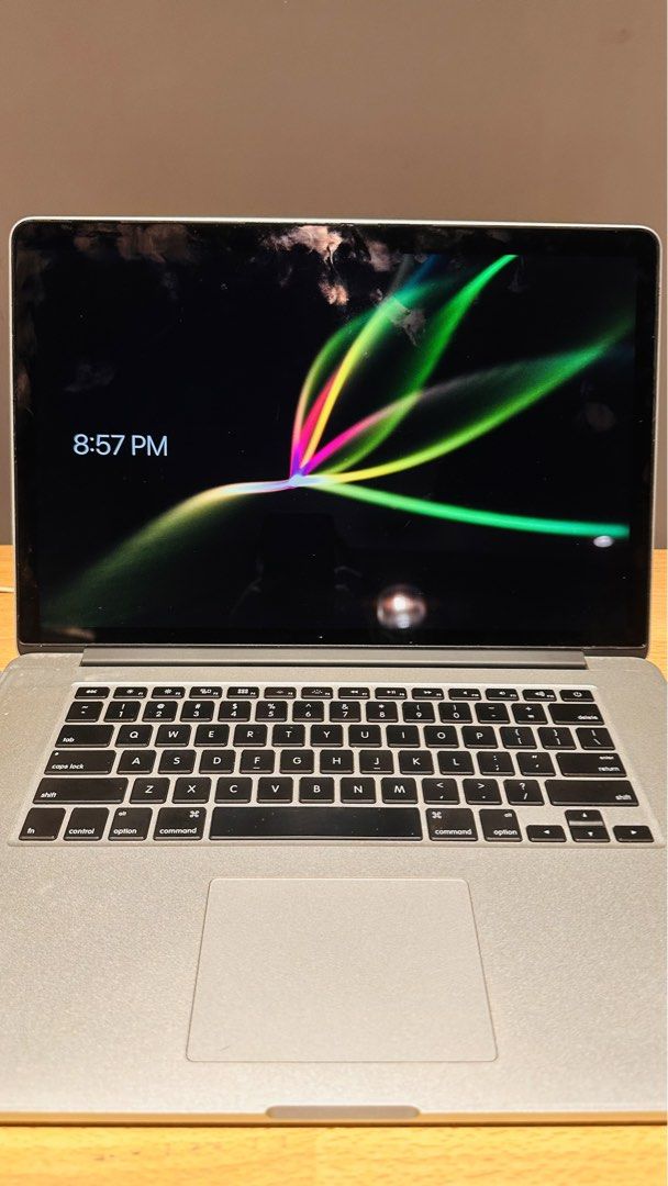 MacBook Pro 💻 (Category: Laptops & Notebooks) located in Singapore. Submitted by lisalabajo (Listing ID 1440699618, Image 3). Description: MacBook Pro (Retina, 15-inch, mid 2015) 16GB RAM/512GB or 1TB flash storage. Technical Specs: -2.2 GHz Quad-Core Intel Core i7 -16GB RAM -256GB -macOS Monterey .