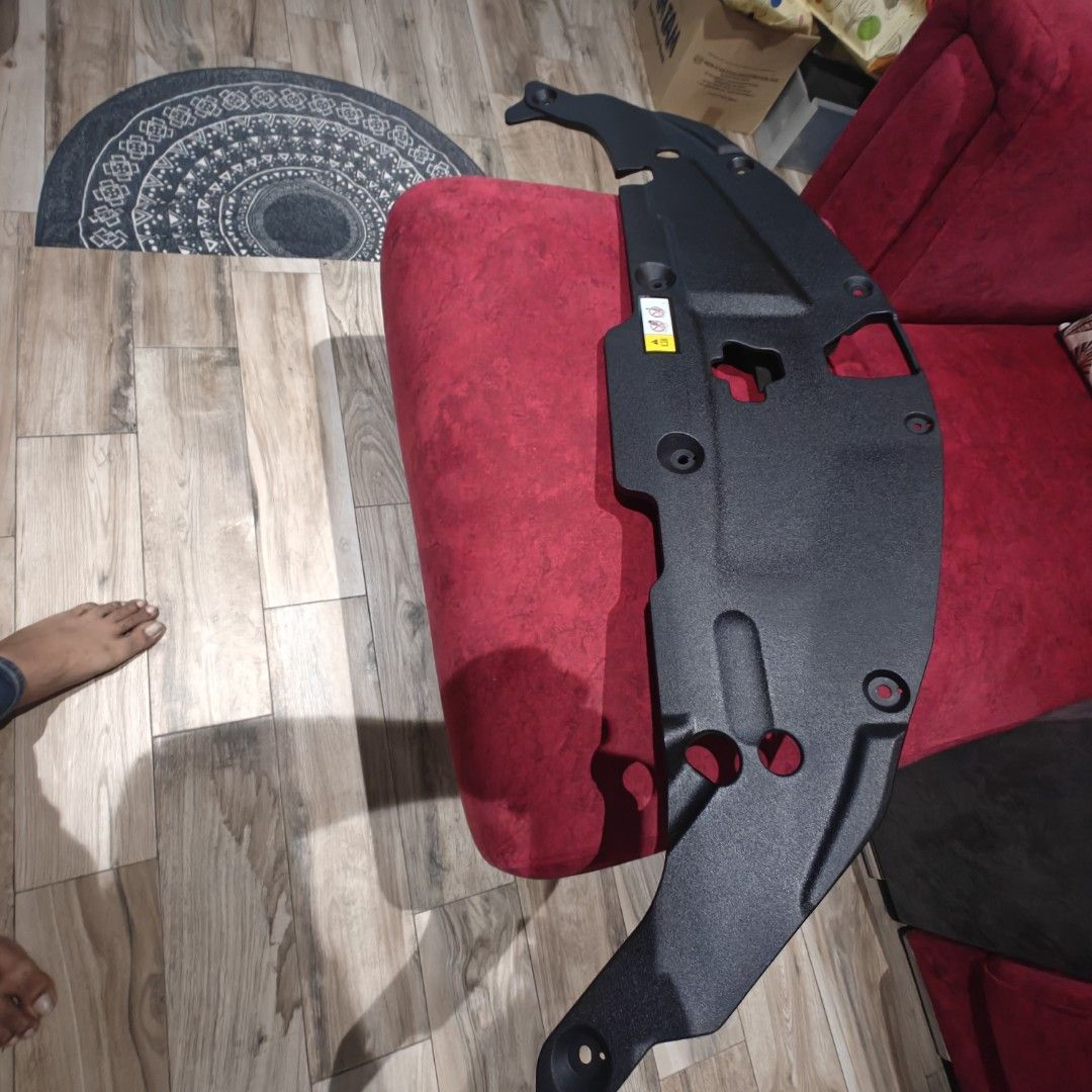 Toyota estima/previa 20112 onwards radiator cover (Category: Bodykits & Styling) located in Singapore. Submitted by 88renovationpteltd (Listing ID 1435772861, Image 2). Description: very good condition radiator cover reason for selling I have carbon fiber cover this selling my original.